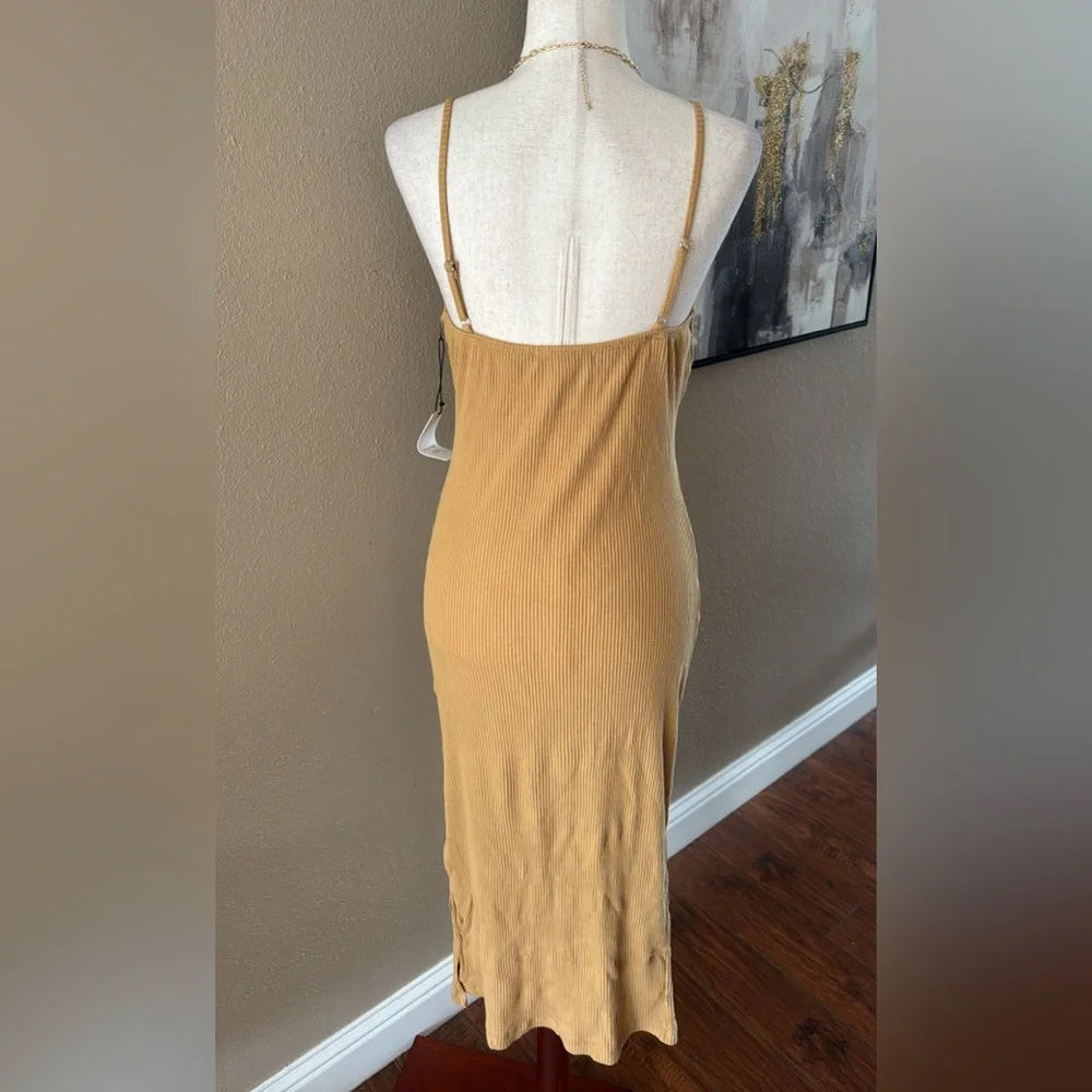Twisted front ribbed midi dress with side slit - Picture 3 of 7